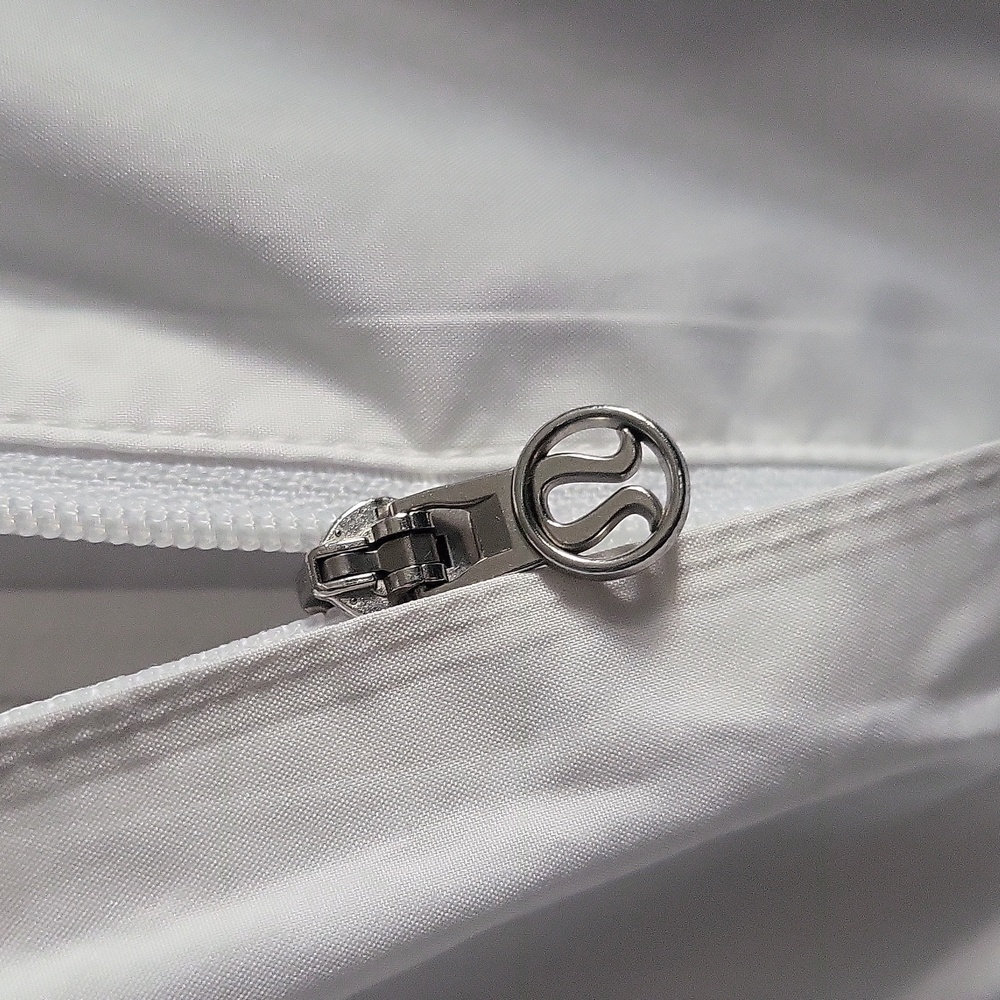 Lululemon Athletica White and Gray Ski Jacket - Picture 2 of 8